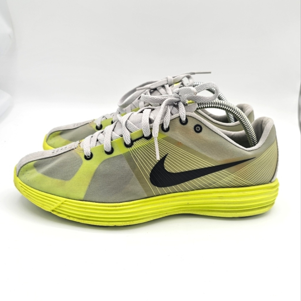 Nike Lunaracer Plus Grey Running Shoes Sneakers woman’s size 10.5, men’s size 9